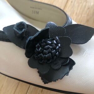 Vintage Guess by Marciano bone & black heels